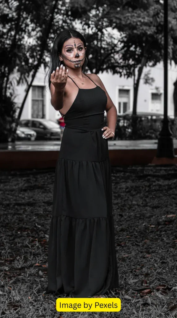Dark Feminine Fashion